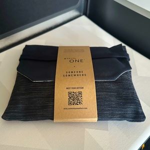Delta One Someone Somewhere Amenity Kit Navy Blue First Class